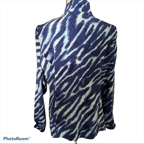SALE Zenergy by Chico’s Blue Tiger Zip Jacket Sz S - Picture 2 of 5